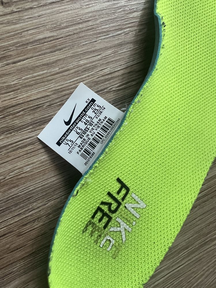 Чоловічі оригінальні кроссівки Nike Free Run Flyknit 40,5 розмір
