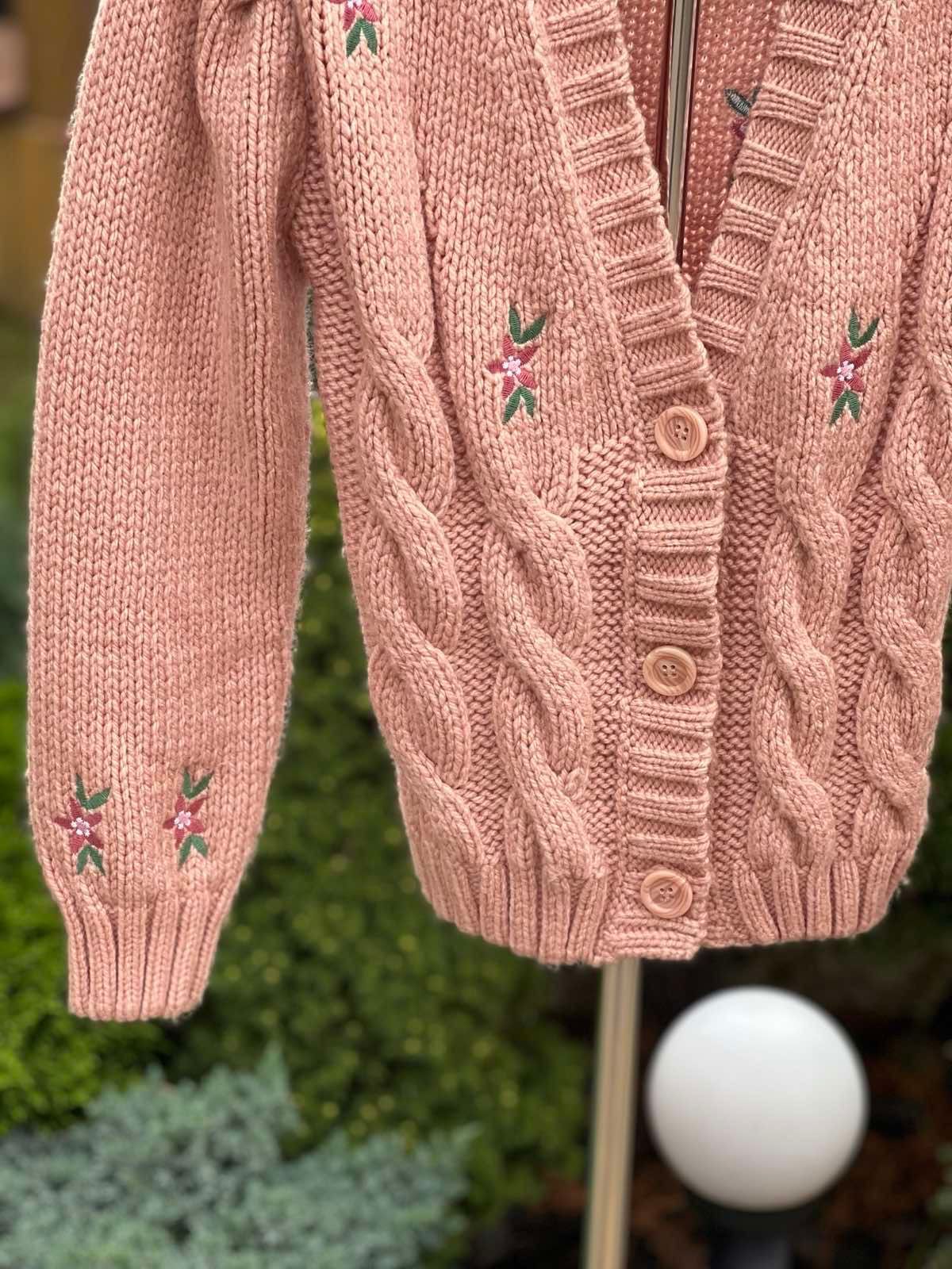 Розкішний светр кофта кардиган  вінтажний стиль з вишивкою пудровий s