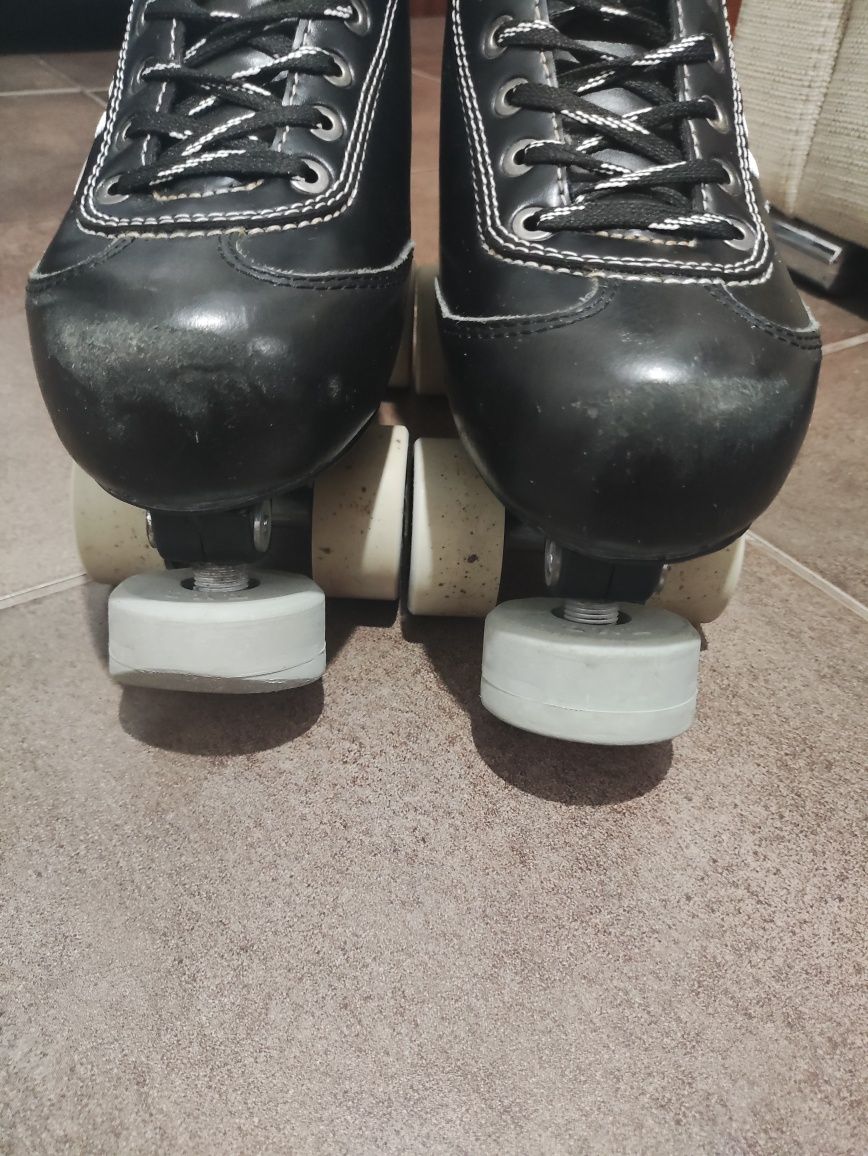 Patins TVD com pouco uso- número 42