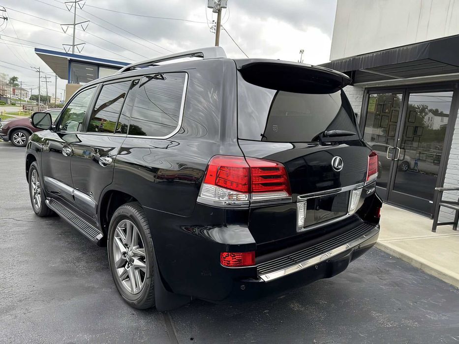 Lexus LX 570      2014