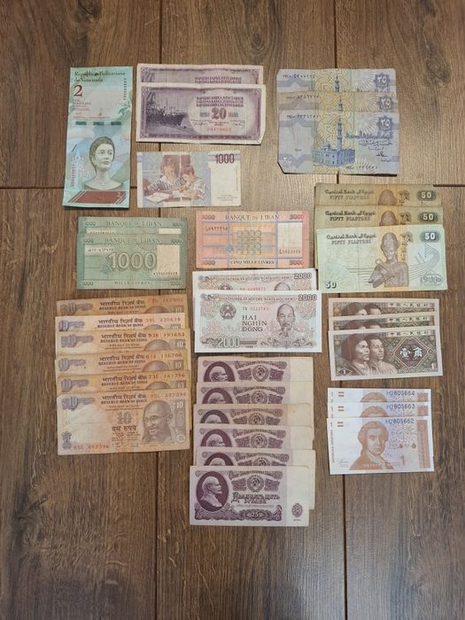 Banknoty Mix świata 33sztuki Zestaw nr 22
