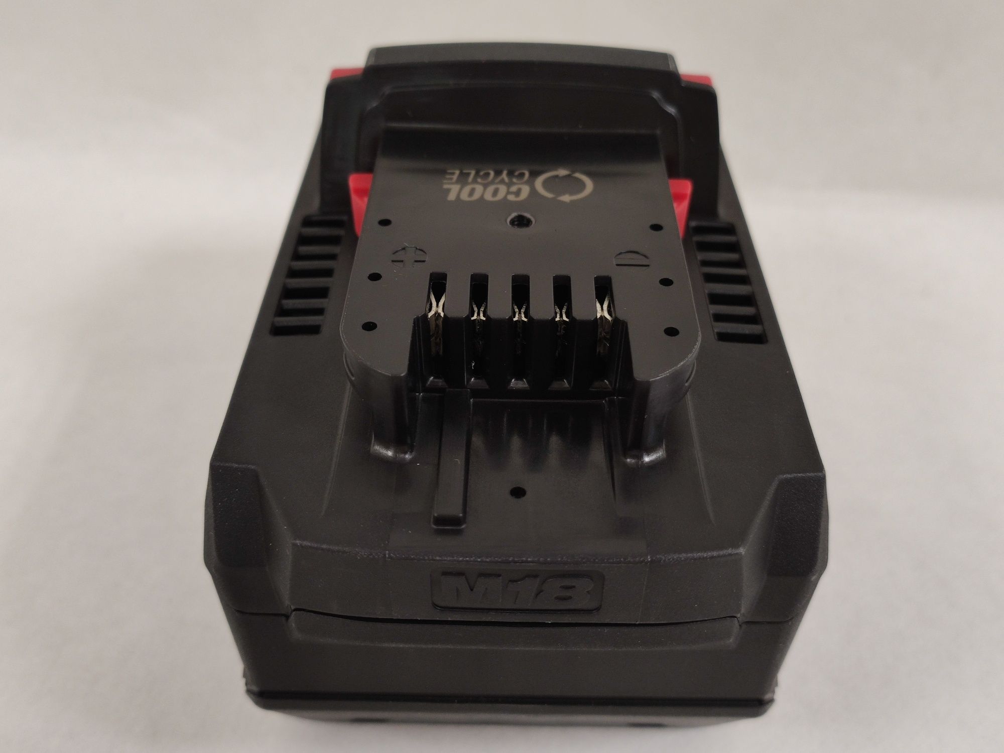Оригінальна акумуляторна батарея Milwaukee M18 REDLITHIUM FORGE HD12.0