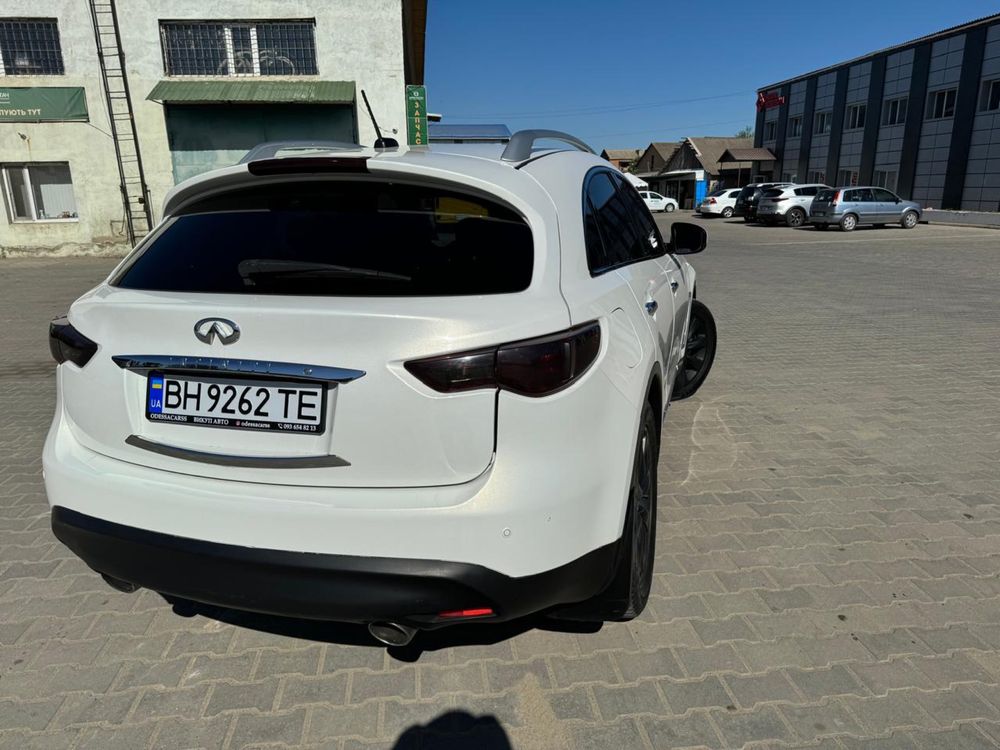 Продаж Infiniti FX 35