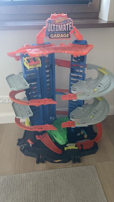 Garaż hot wheels stan bardzo dobry