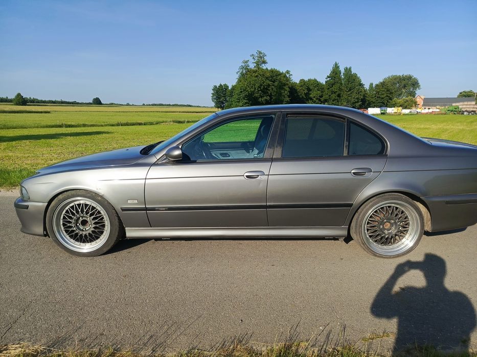 BMW E39 M pakiet 525d turbo hybryda dużo dodatków alu zima zamiana LED