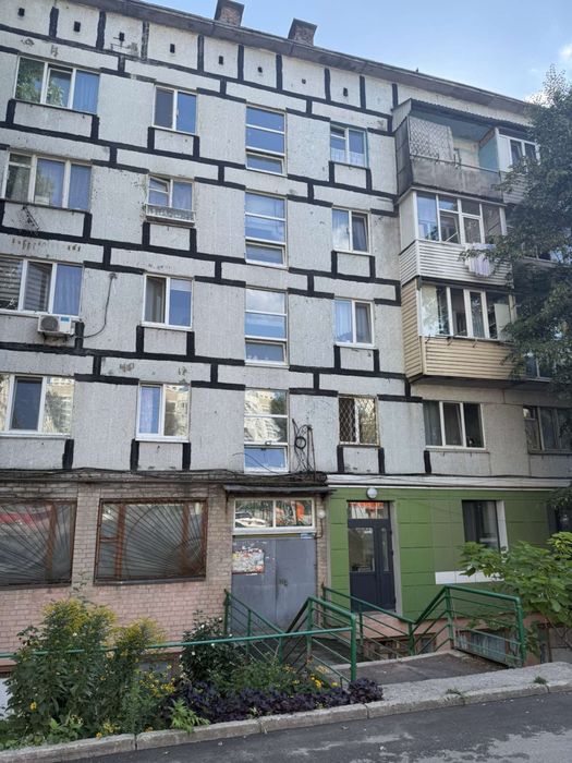 Продам 2х-ком. квартиру на ул. Козака Мамая
