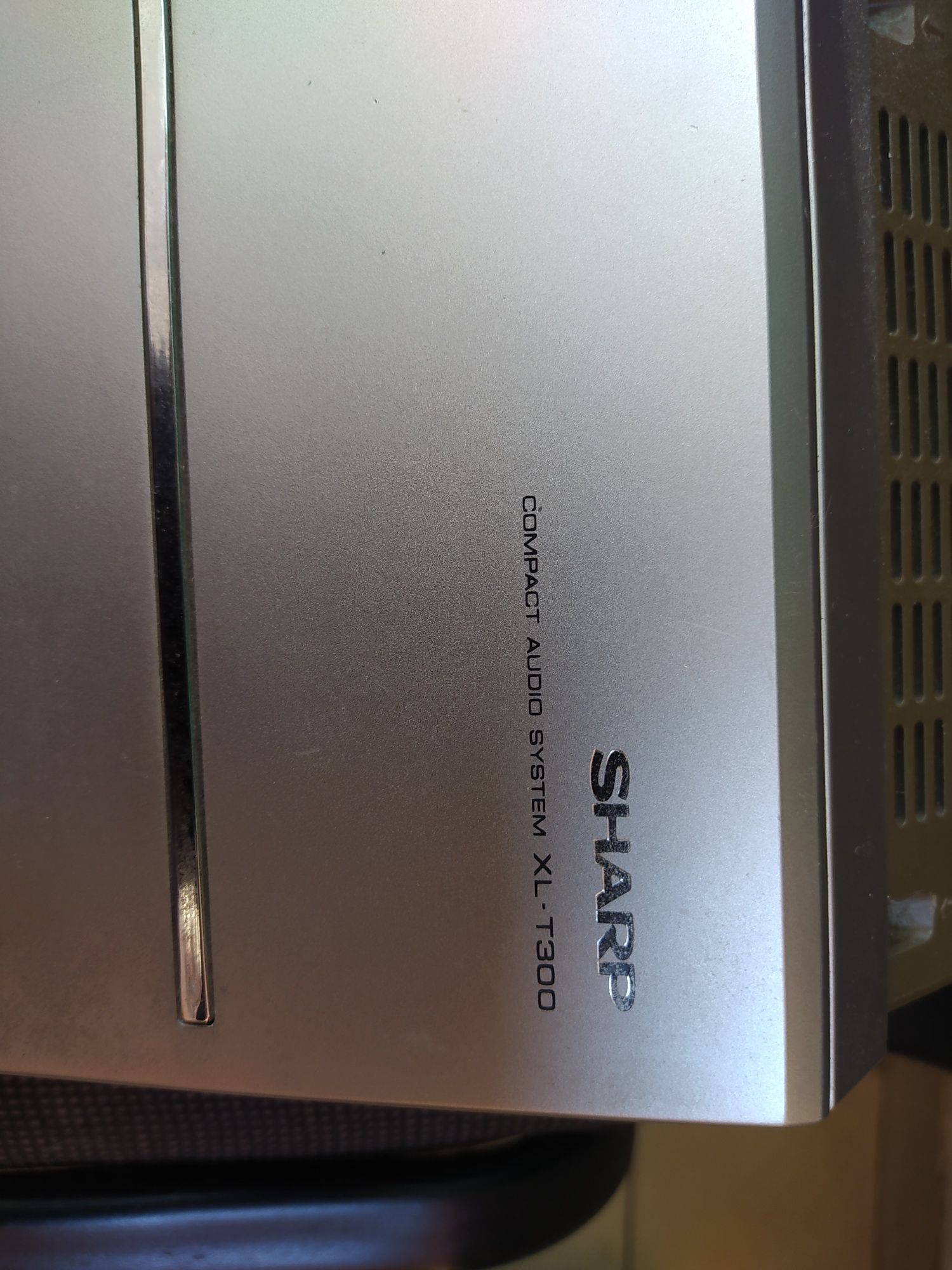 Музыкальный центр Sharp XL-T300