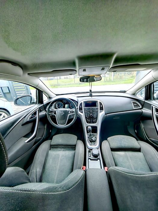 Opel Astra J 1.6 Turbo 180 KM 2010 do poprawek blacharsko lakierniczyc
