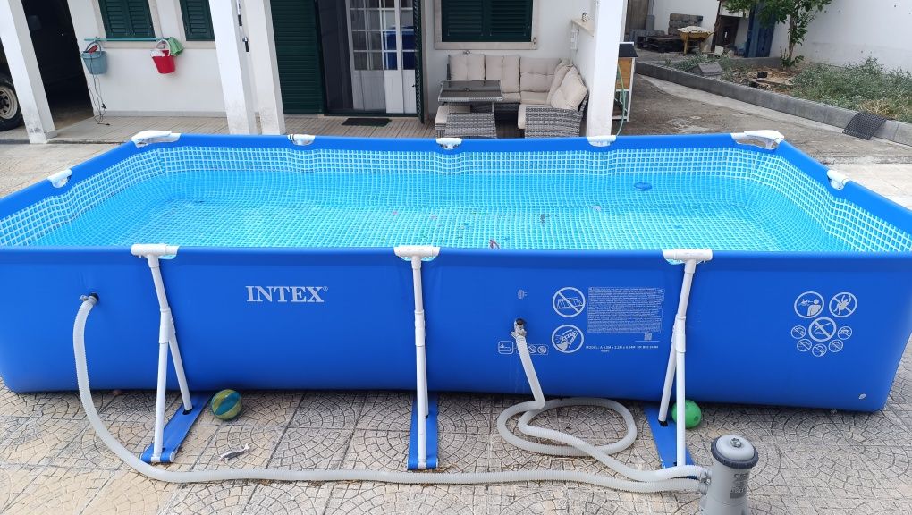Piscina usada apenas este ano