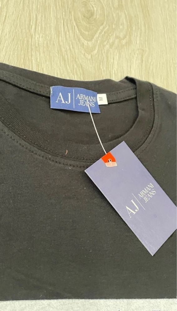T-Shirt Armani Exchange Tamanho M