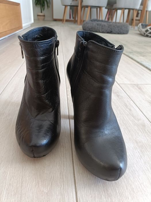 Botins pretos 38