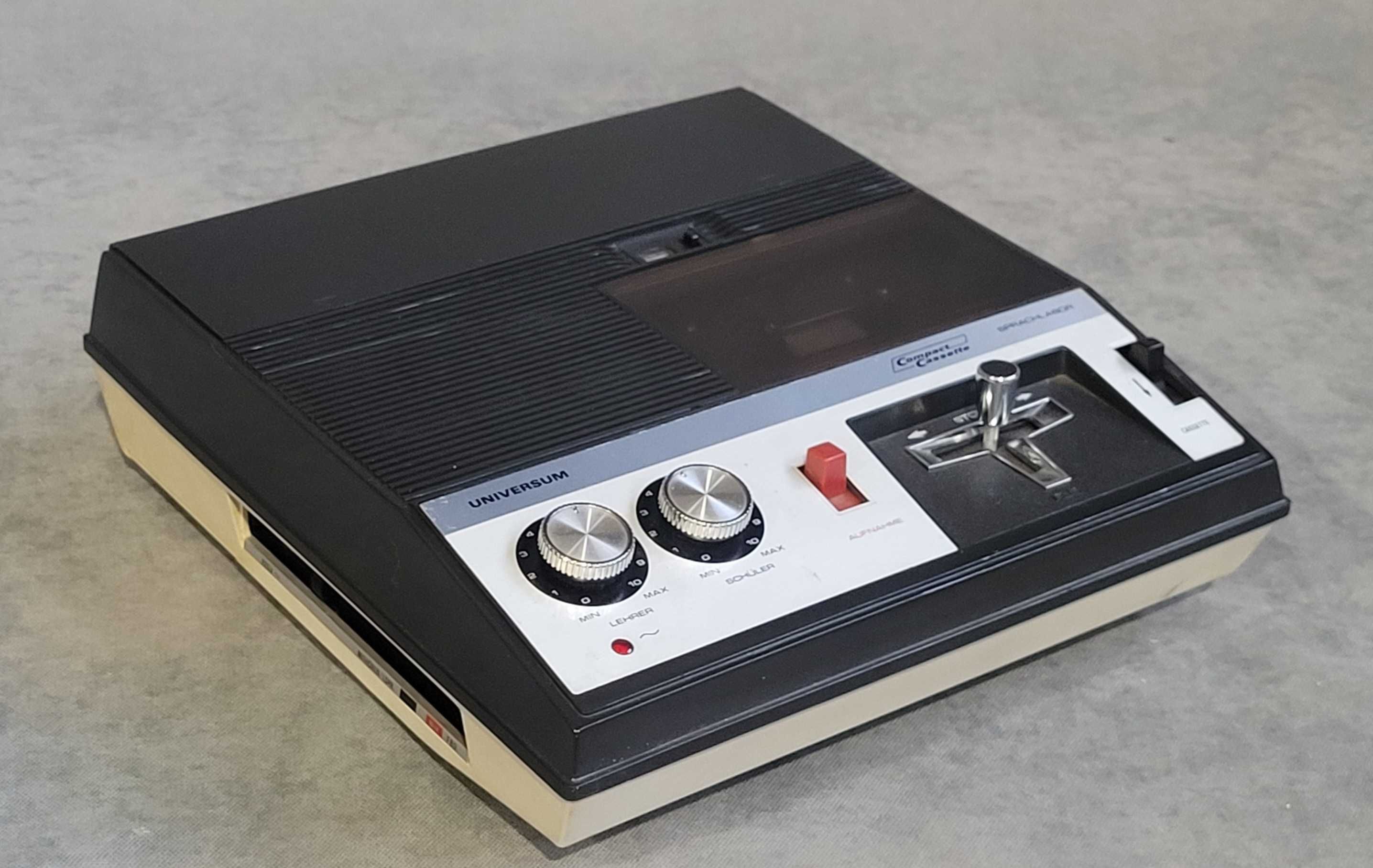 Magnetofon Universum CT 2722.