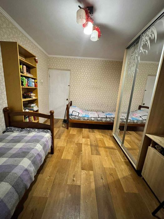 Продам 2-х.кім.на Шептицького(центр міста)