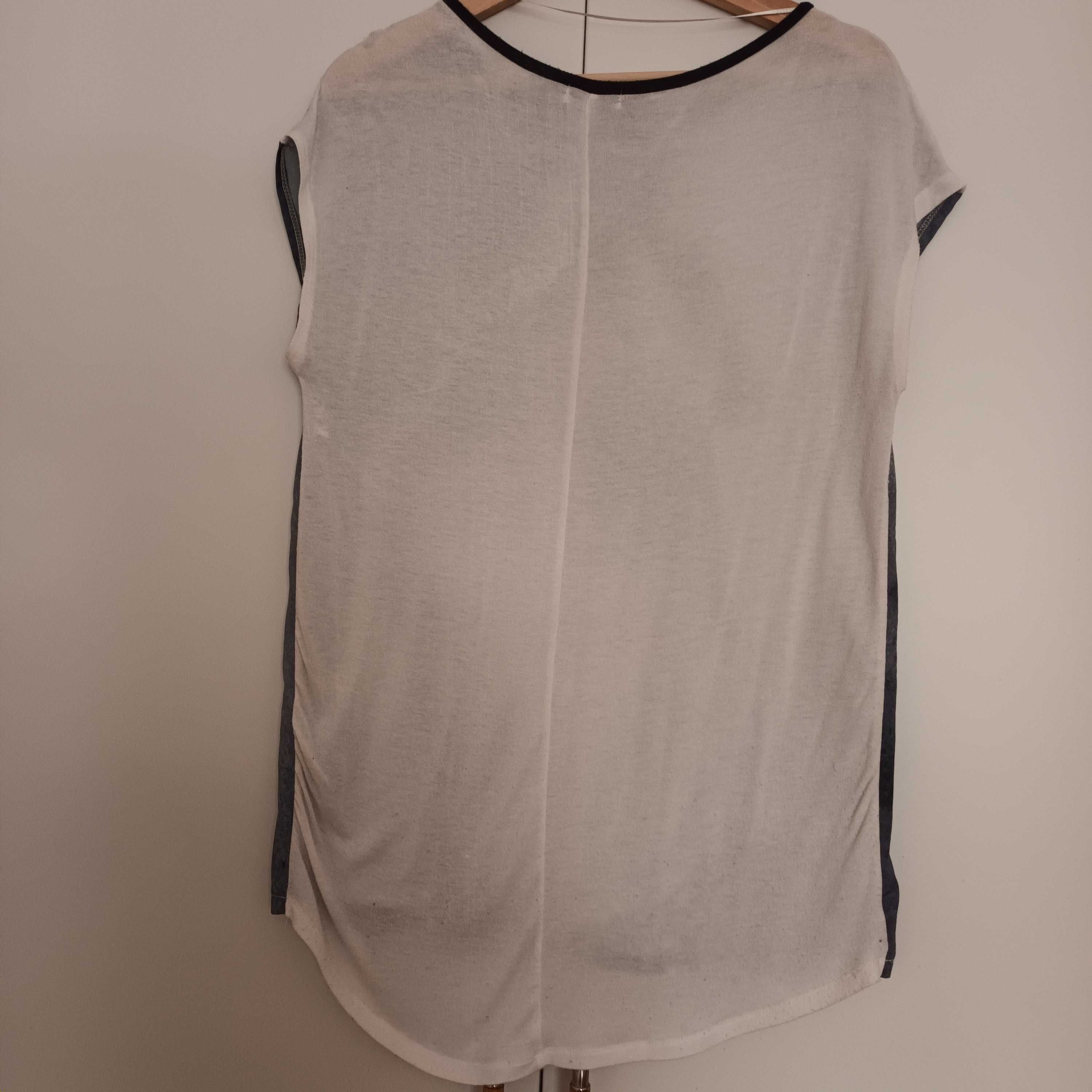 T-shirt Tam M. Comprimento frente 67 cm. Atrás 78 cm