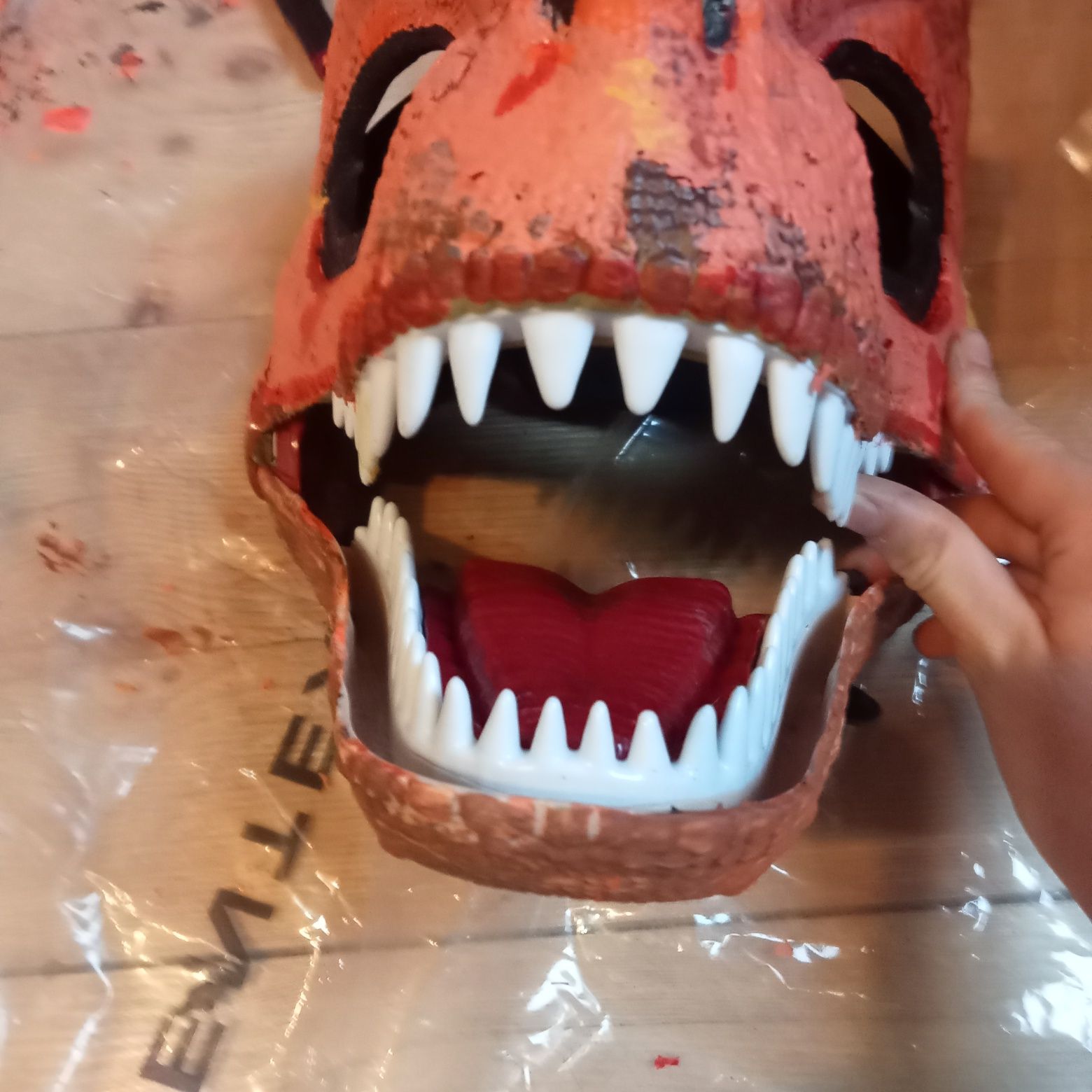 Maska dino. Pomalowana
