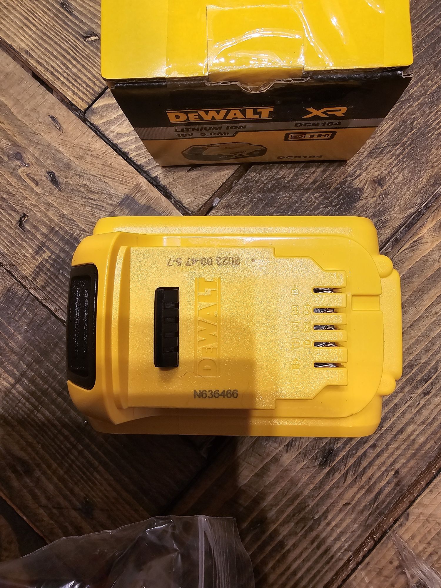 Dewalt bateria 5ah, dcb184