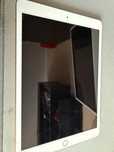 iPad 8th 32GB na gwarancji z programu refurbrished.