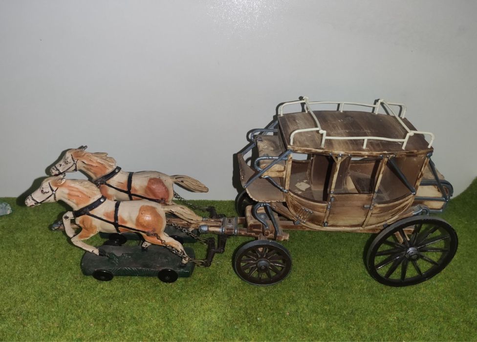 Карета Elastolin