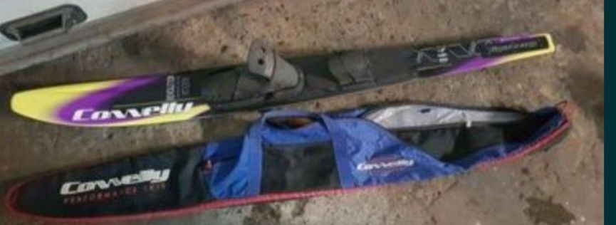 Sprzedam nartę wodną 170 cm 
narta z wiązaniami L 170narta z wiązaniam