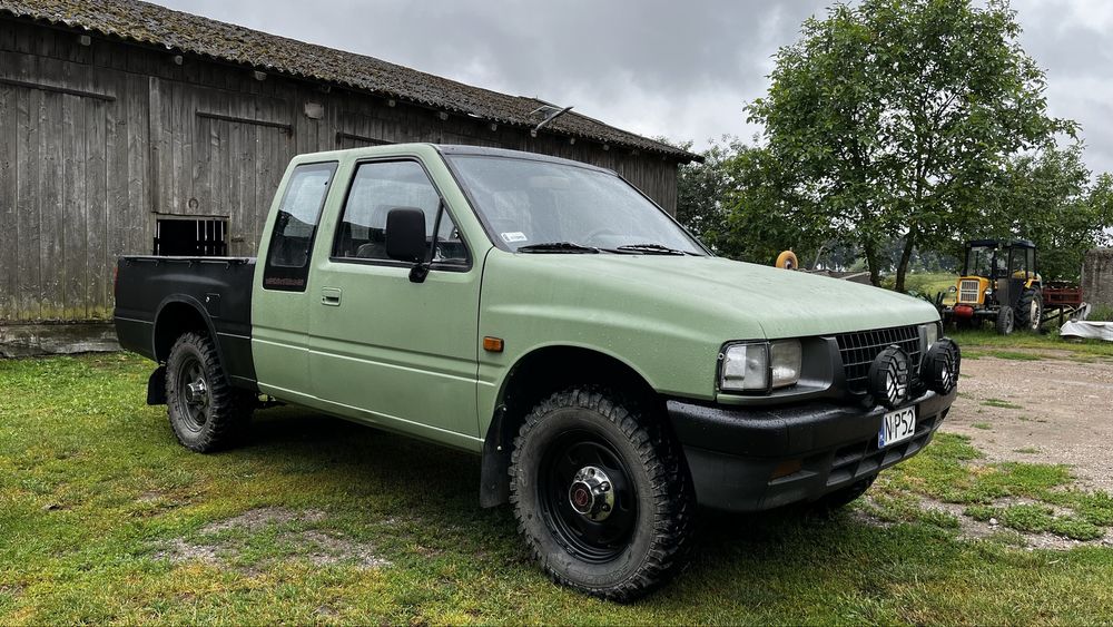 Opel Campo 2.3 Benzyna