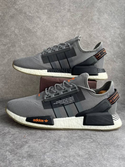 Мужские кроссовки на бусте Adidas NMD R1 V2