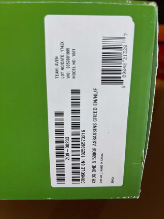 Consola Xbox one S 512 com comando