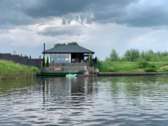 Аренда дома посуточно  с видом на воду Хотяновка.