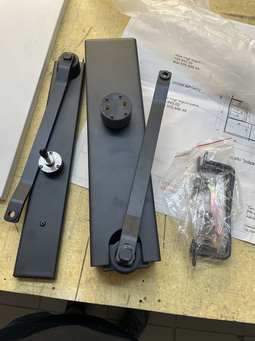 Mechanizm Regalu Obrotowego na Buty – Szary