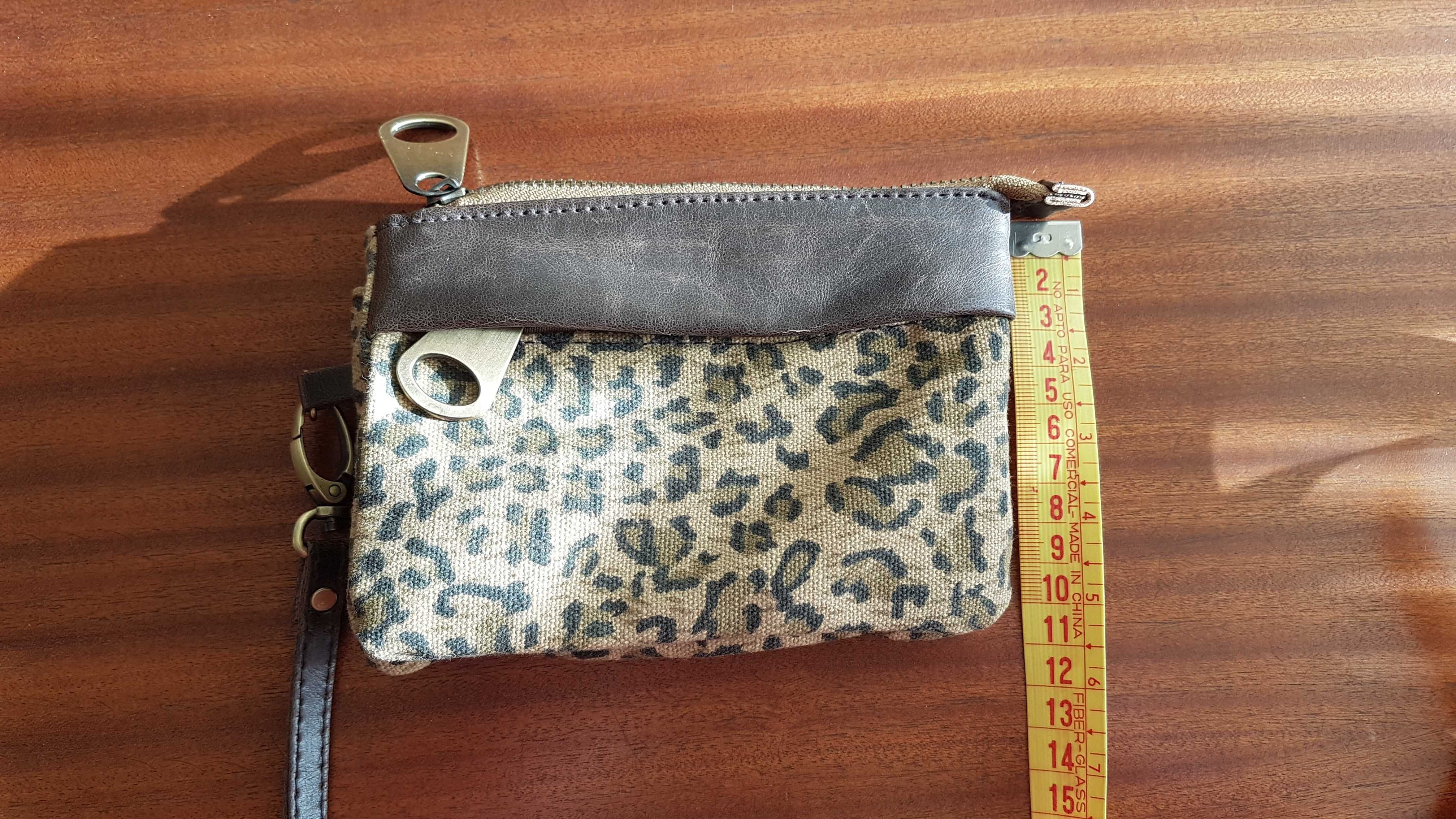 Bolsa/Carteira Leopardo Stradivarius