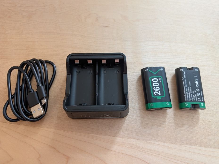 Зарядна док-станція для акумуляторів 2600 mAh Xbox Series X/S Xbox One