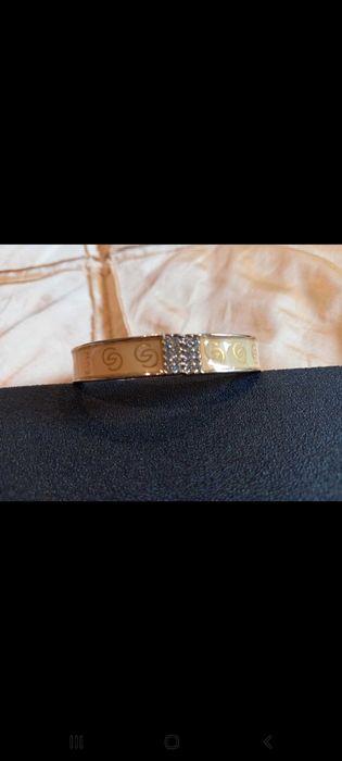 Pulseira dourada com íman - Oriflame