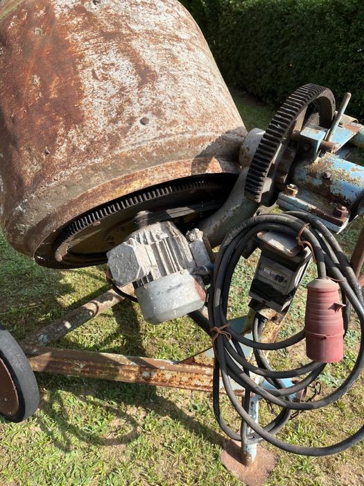 Sprzedam betoniarke na siłe