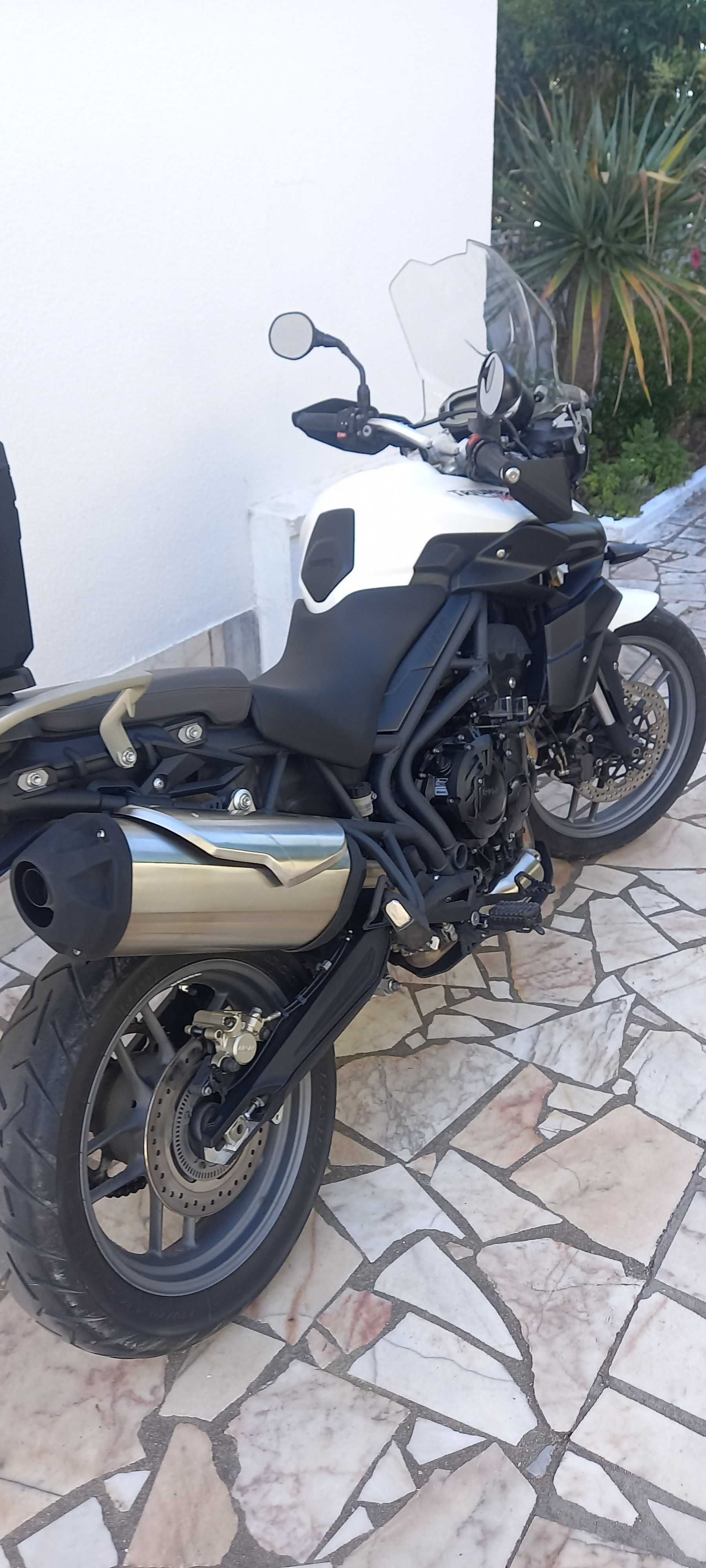 Triumph Tiger 800