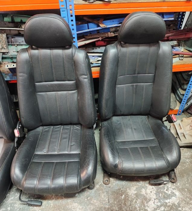 Bancos em pele para MGF e TF