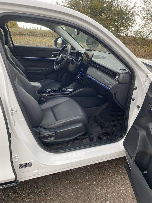 Honda e:NS1        .