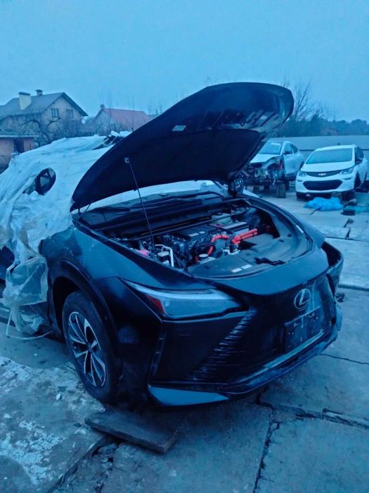 LEXUS RZ 300E,RZ 450E крило переднє