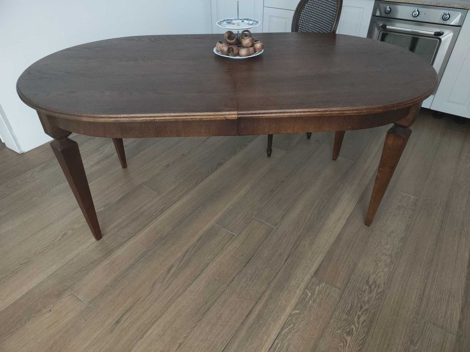 Stół drewniany owalny