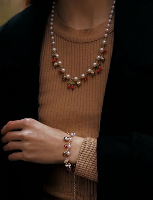 Набір прикрас з перлинами і вишнями
