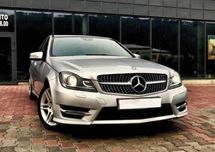 Решетка радиатора Mercedes W204 тюнинг-стиль AMG Diamond (серебро)