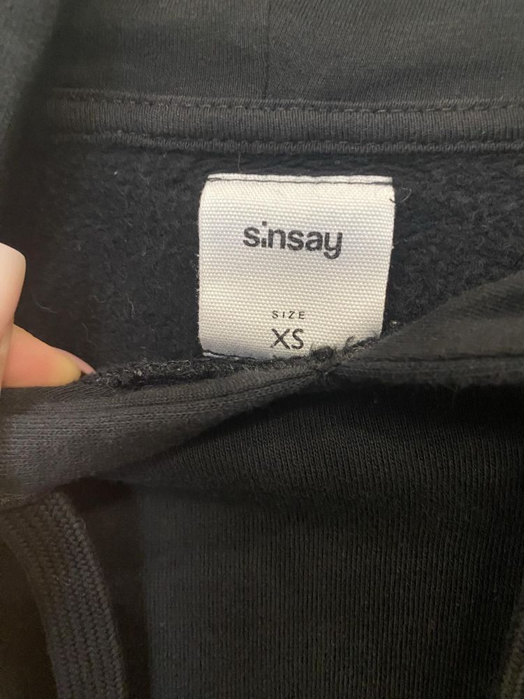 Czarna bluza Sinsay rozmiar XS
