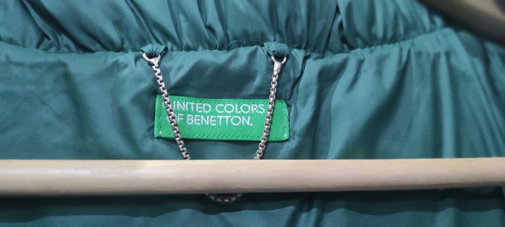 Bonito quispo verde azeitona da marca Benetton