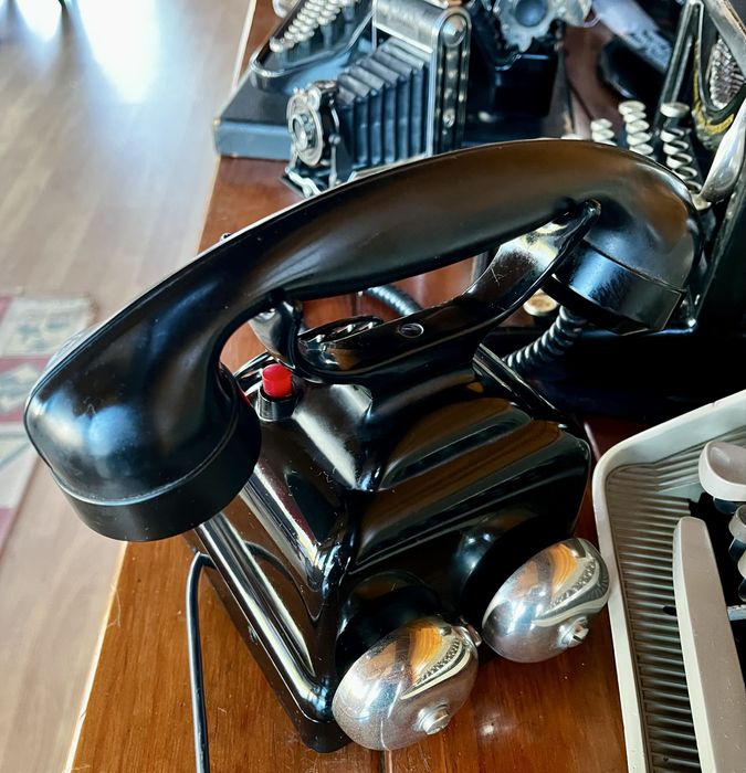 Antigo telefone Zenith anos 40