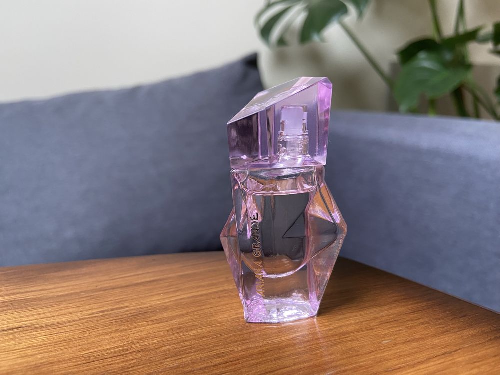 Ariana Grande R.E.M. EDP 6,5 ml – orientalno-waniliowa miniatura
