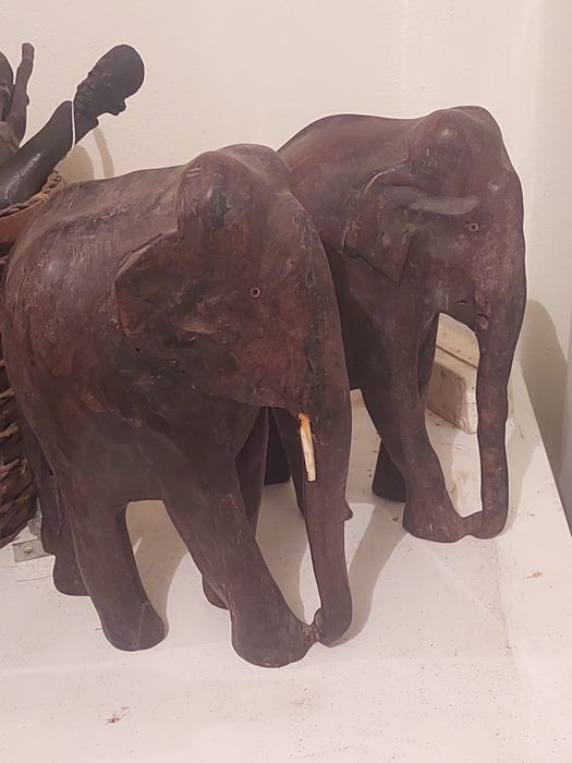 Estatuetas madeira Elefantes