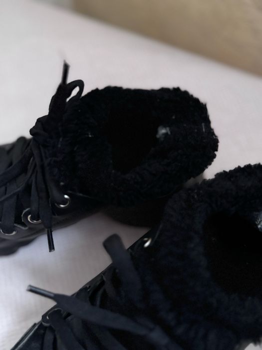 Зимові кросівки