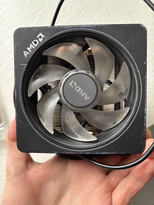 Amd Ryzen 7 2700x + chłodzenie Amd Wraith Prism