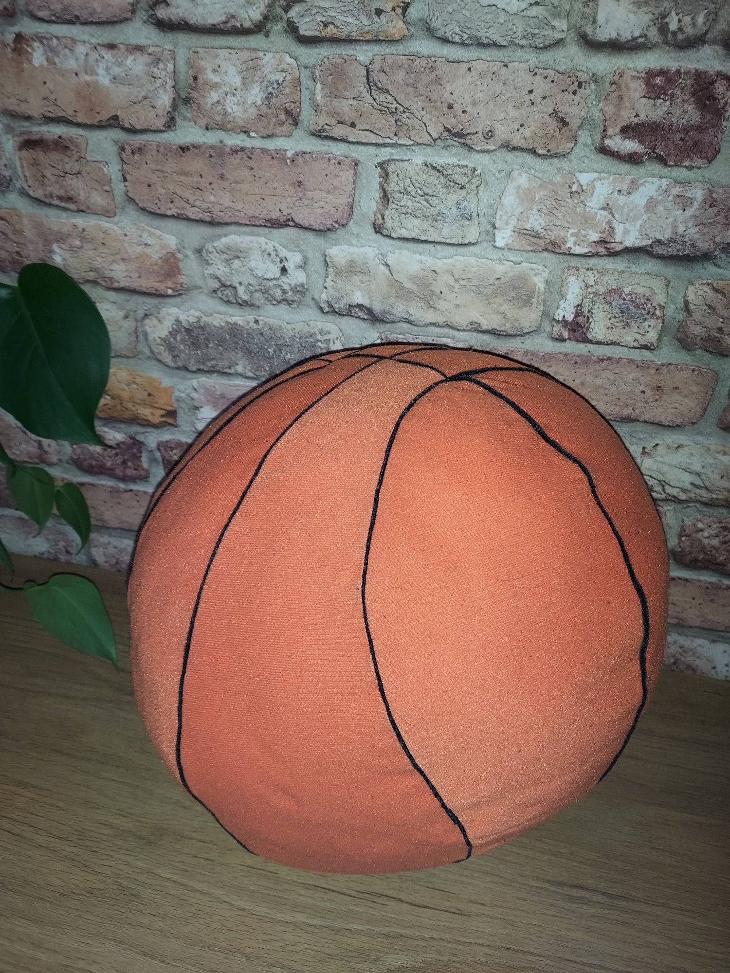 Poduszka w kształcie piłki do koszykówki IKEA bollkar 33 cm