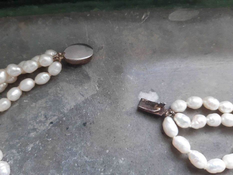 Colar pérolas c/3 filas e fecho prata, nunca usado