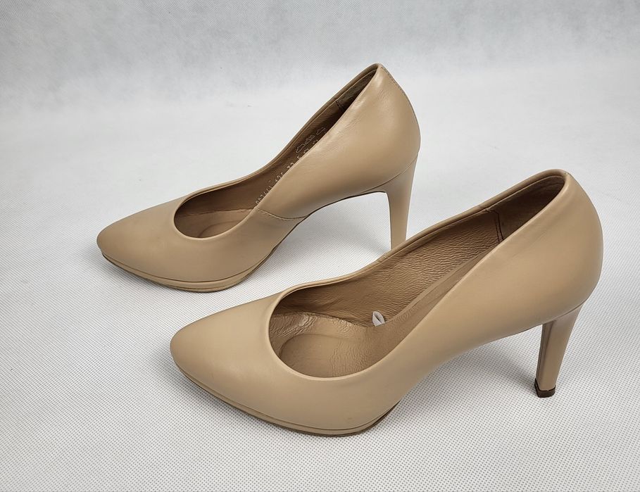 Beżowe czółenka na szpilce Ryłko Estima 37