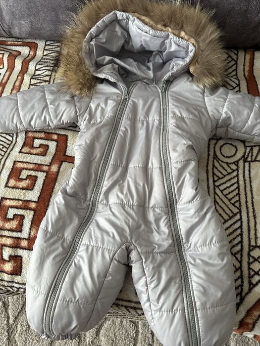 Продам зимовий дитячий комбінезон в ідеальному стані, як новий.